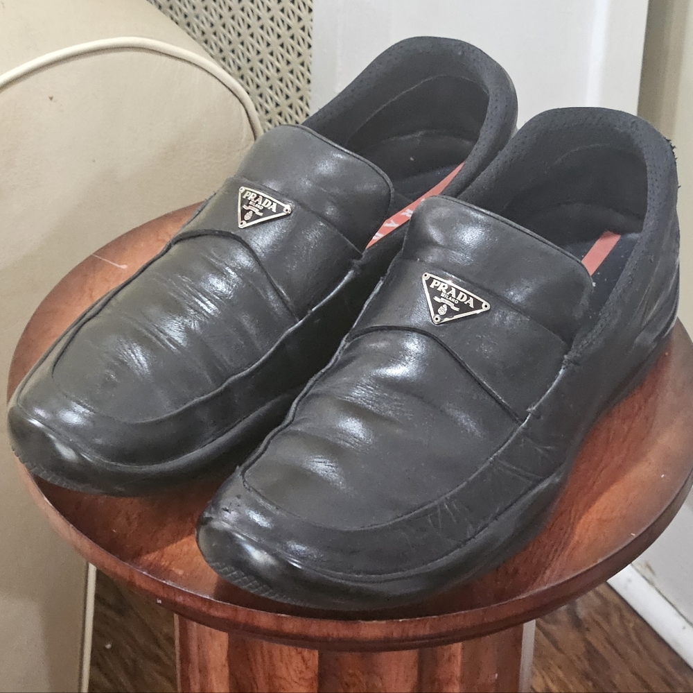 Prada - Picture 2 of 4